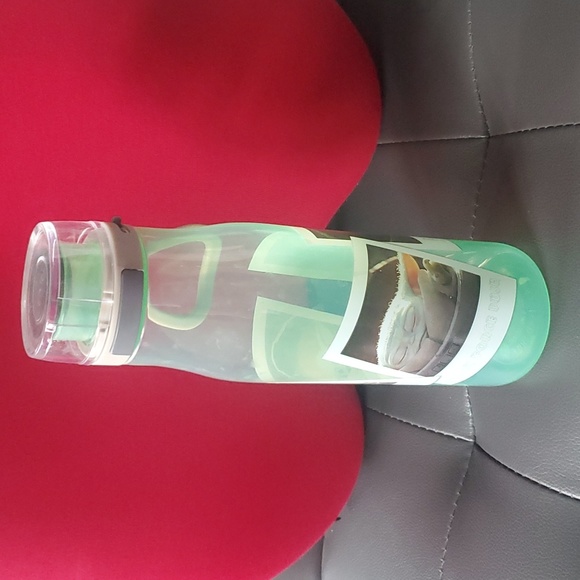 Zak! Designs Baby Yoda Grogu 25oz water bottle with snap lid - Picture 2 of 11